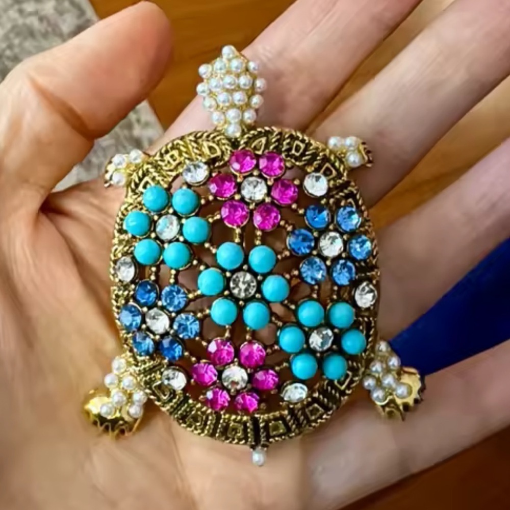 Whimsical Turtle Sparkling Multicolor Crystal Statement Brooch - Picture 3 of 8